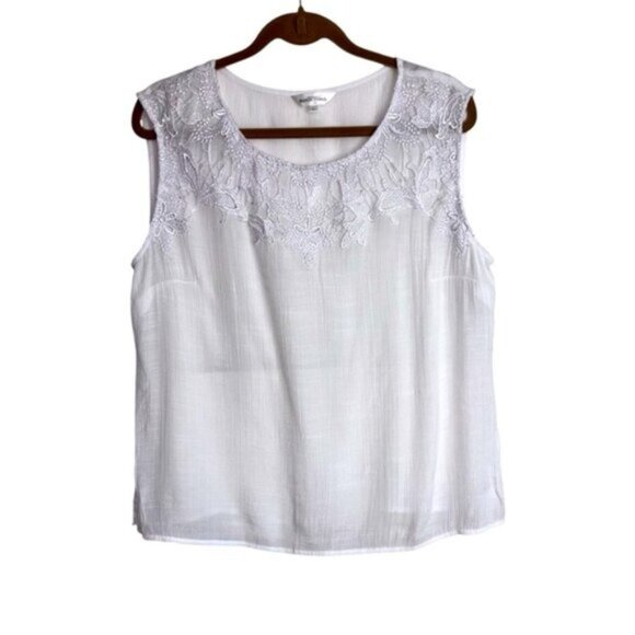 Northern Reflections Women’s Large White Crocheted Lace Trim Top Semi Sheer - Picture 1 of 6